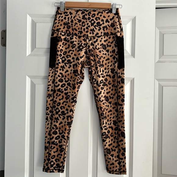 Leg End Active Leopard Print Leggings Size Medium Women’s - Picture 2 of 12